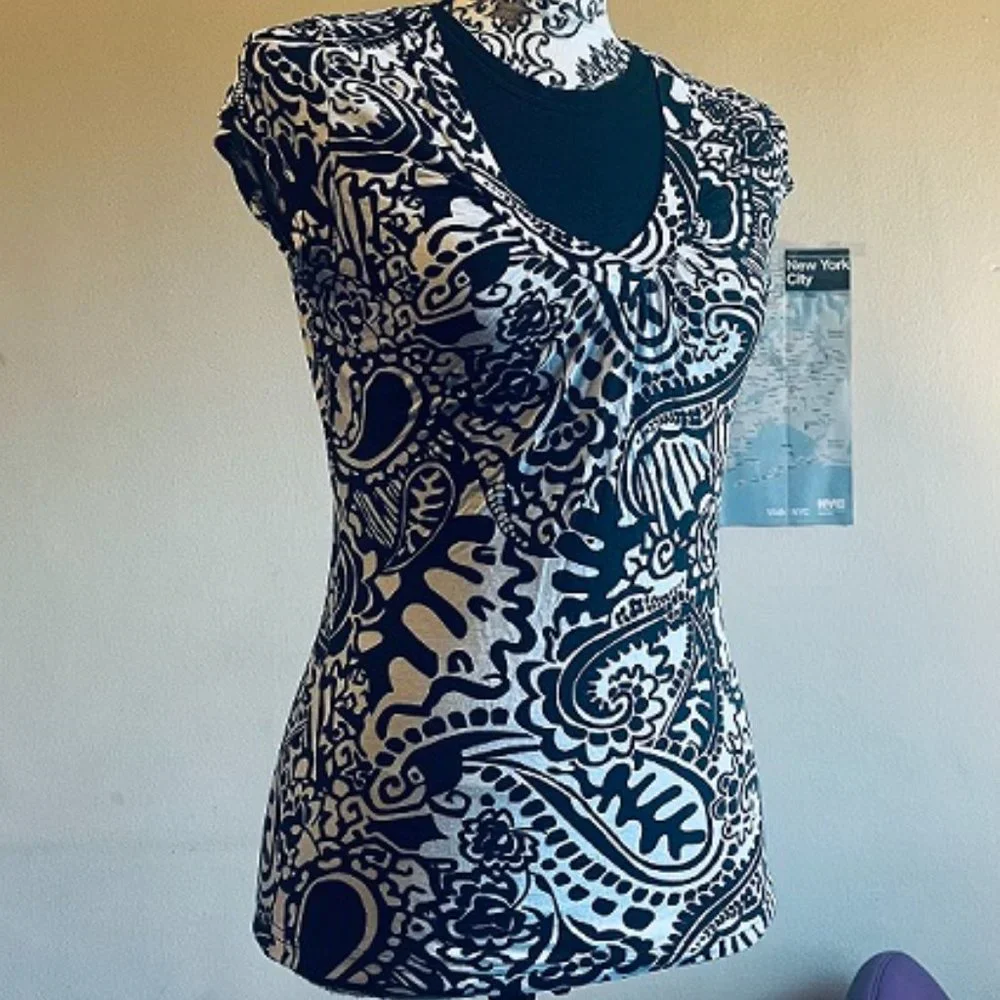 Abstract pattern black & white shirt H&M - Picture 4 of 4